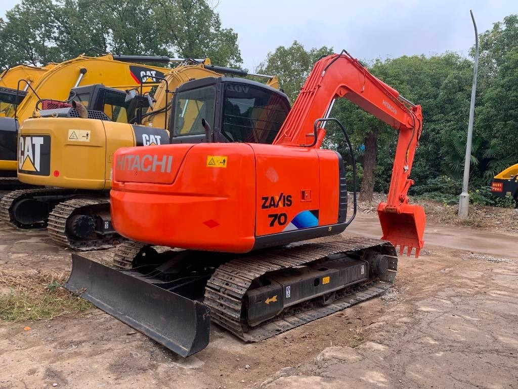 Hitachi Zaxis 70 - מחפר סורק: תמונה 1 Hitachi Zaxis 70 - מחפר סורק: תמונה 1
