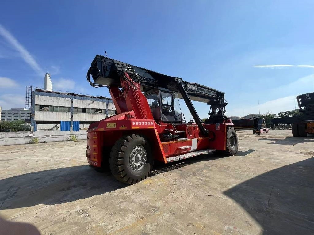 Kalmar DRF 450-650S5 - עגורן לכל שטח: תמונה 1 Kalmar DRF 450-650S5 - עגורן לכל שטח: תמונה 1