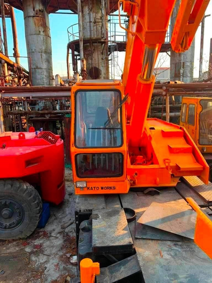 Kato NK 250 E - עגורן לכל שטח: תמונה 2 Kato NK 250 E - עגורן לכל שטח: תמונה 2