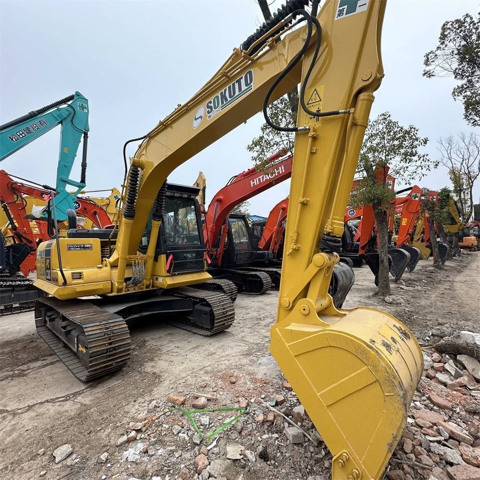Komatsu PC 130-7 - מחפר סורק: תמונה 1 Komatsu PC 130-7 - מחפר סורק: תמונה 1