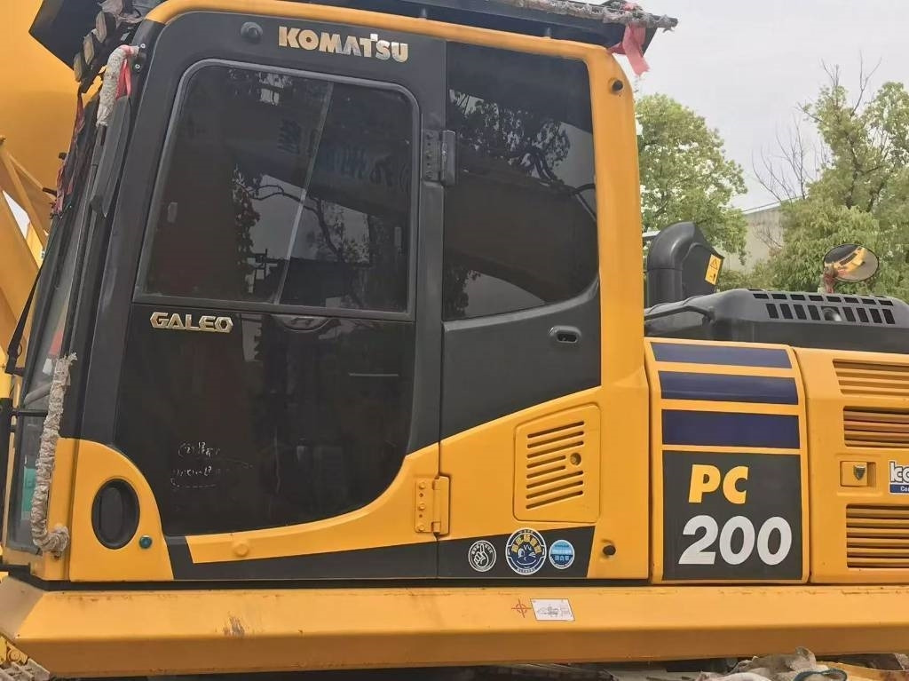 Komatsu PC 200-8 - מחפר סורק: תמונה 3 Komatsu PC 200-8 - מחפר סורק: תמונה 3