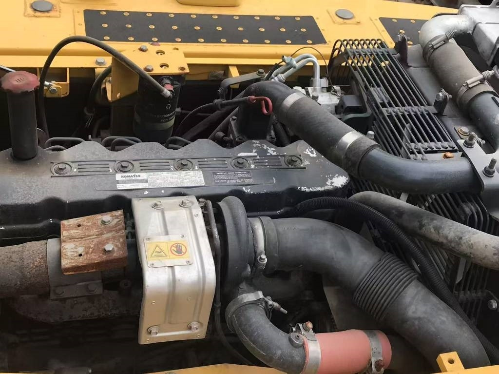 Komatsu PC 200-8 - מחפר סורק: תמונה 3 Komatsu PC 200-8 - מחפר סורק: תמונה 3