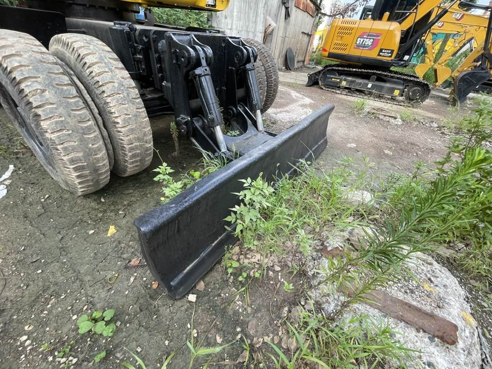 מחפר גלגלים Komatsu PC160LC: תמונה 12