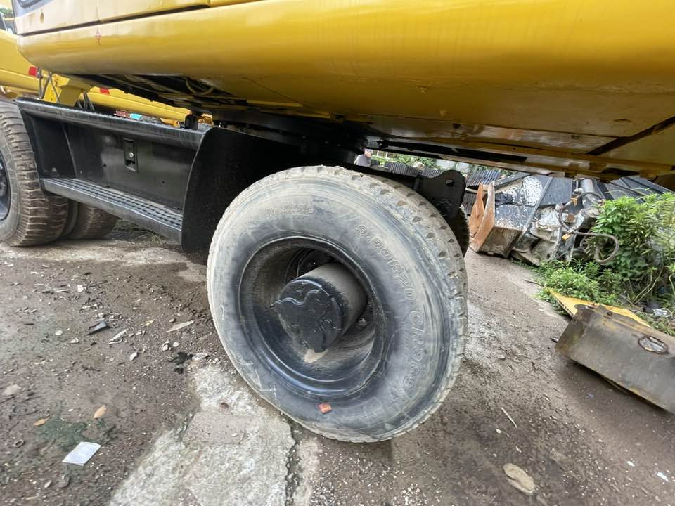 מחפר גלגלים Komatsu PC160LC: תמונה 13