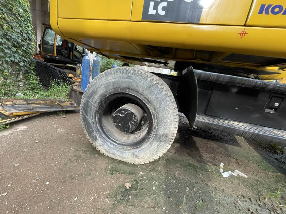 מחפר גלגלים Komatsu PC160LC: תמונה 17