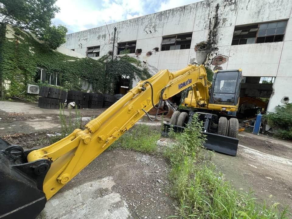 מחפר גלגלים Komatsu PC160LC: תמונה 16