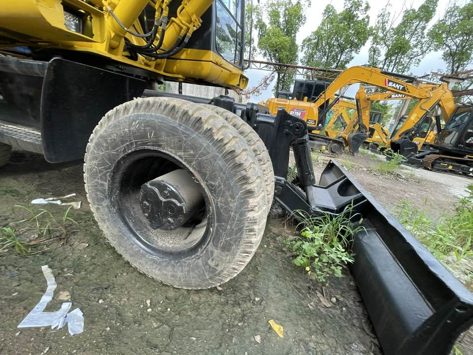 מחפר גלגלים Komatsu PC160LC: תמונה 19