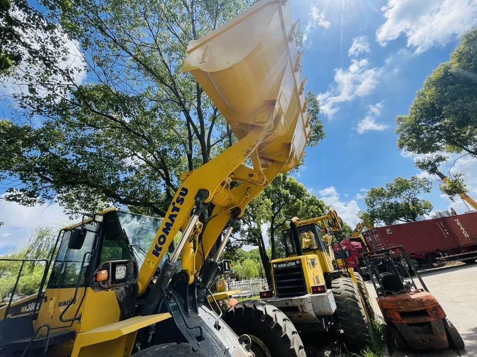 Komatsu WA380-8 - מעמיס גלגלים: תמונה 4 Komatsu WA380-8 - מעמיס גלגלים: תמונה 4