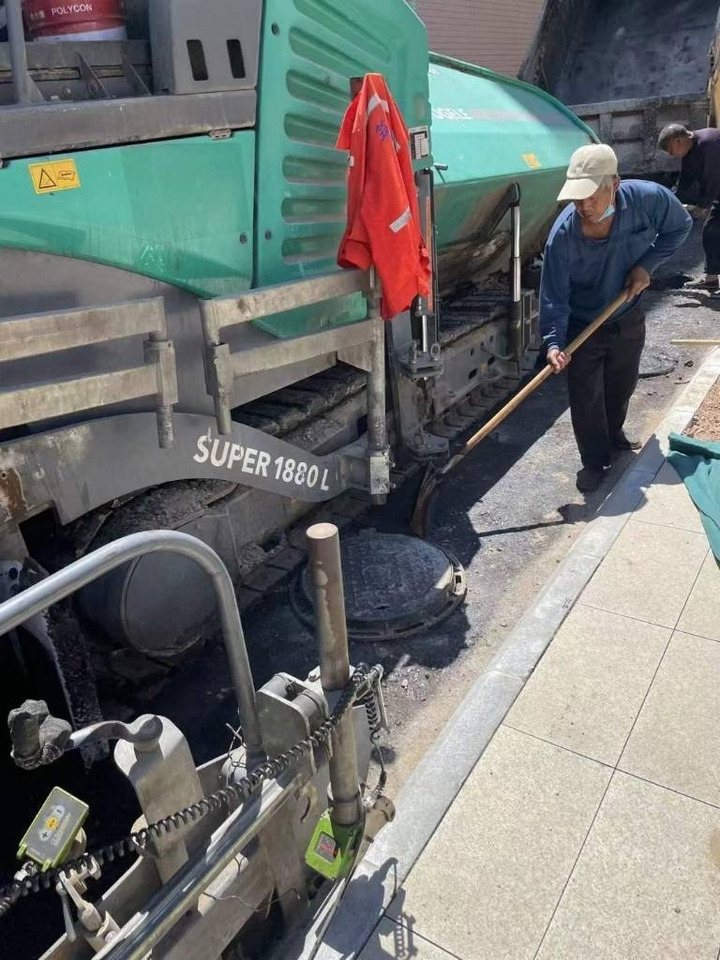 Vögele Super 1880L  - מרצף אספלט: תמונה 2 Vögele Super 1880L  - מרצף אספלט: תמונה 2