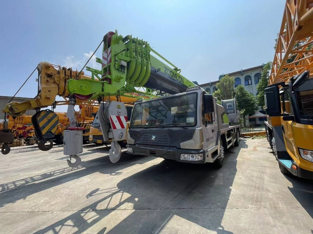 Zoomlion ZCT251V - עגורן לכל שטח: תמונה 1 Zoomlion ZCT251V - עגורן לכל שטח: תמונה 1