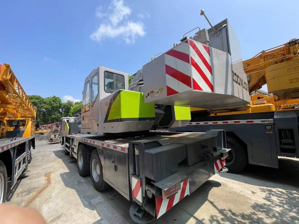 Zoomlion ZCT251V - עגורן לכל שטח: תמונה 3 Zoomlion ZCT251V - עגורן לכל שטח: תמונה 3