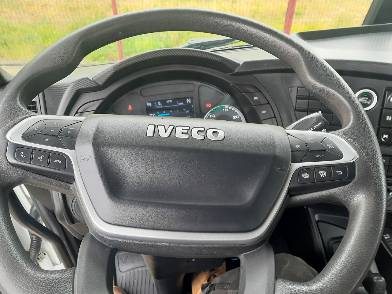 משאית הרמת וו IVECO: תמונה 8