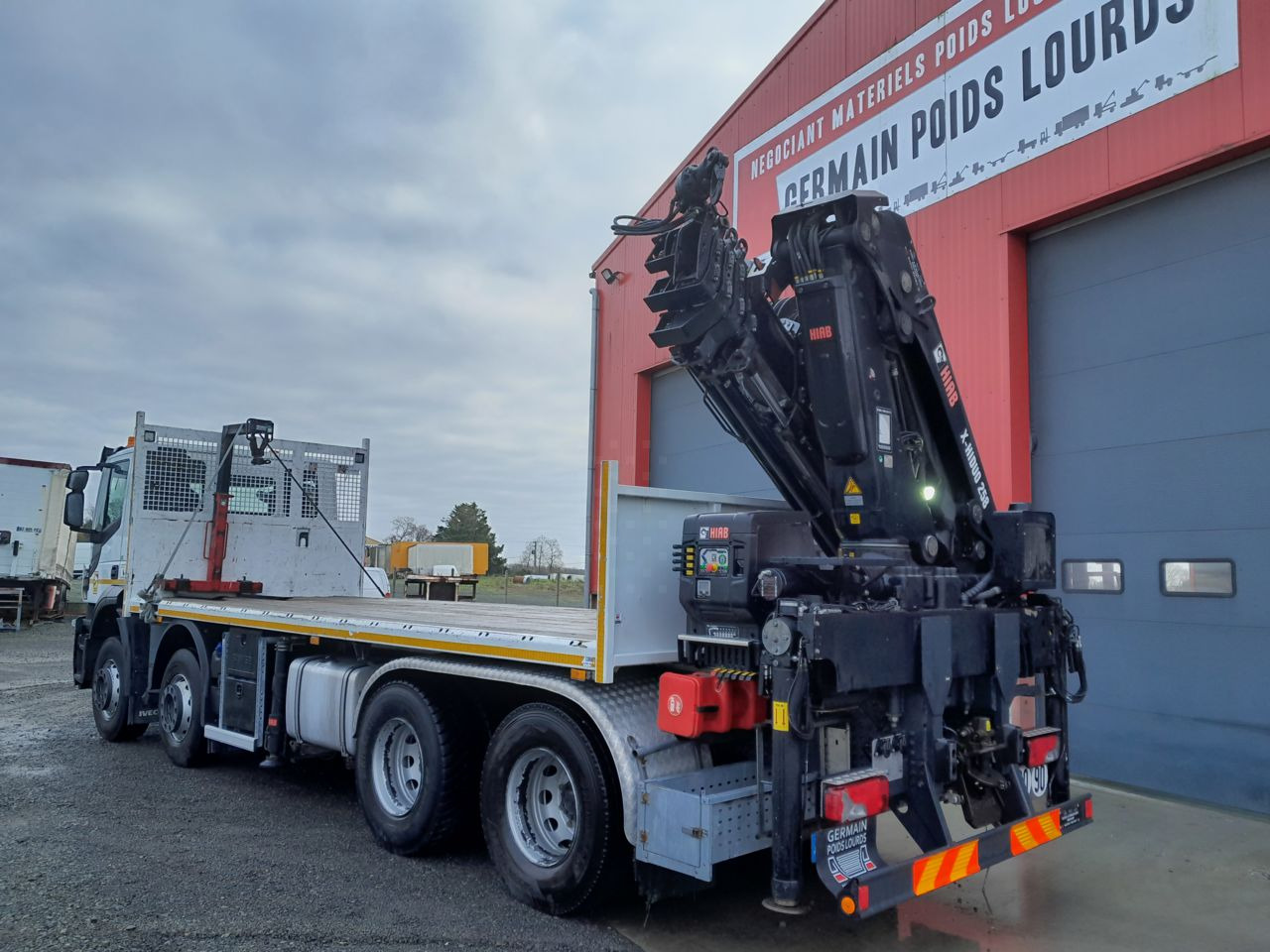 Iveco 8x4 8x4 Standard platform Truck - משאית צד נופל/ שטוחה, משאית מנוף: תמונה 5 Iveco 8x4 8x4 Standard platform Truck - משאית צד נופל/ שטוחה, משאית מנוף: תמונה 5