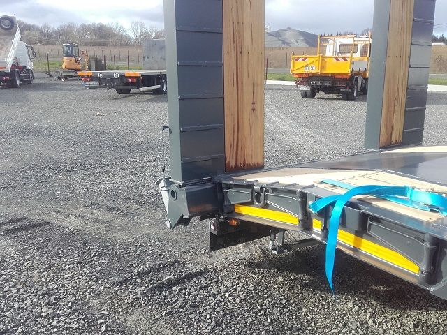 Louault 3 essieux plant carrier / low loader Trailer - קרון נגרר עם מטען נמוך: תמונה 2 Louault 3 essieux plant carrier / low loader Trailer - קרון נגרר עם מטען נמוך: תמונה 2
