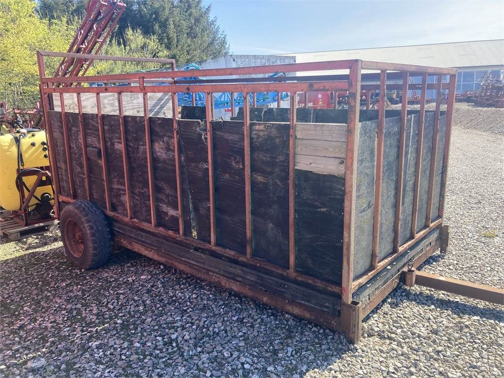 2X3,5MTR - קרון נגרר להובלת בעלי חיים: תמונה 2 2X3,5MTR - קרון נגרר להובלת בעלי חיים: תמונה 2