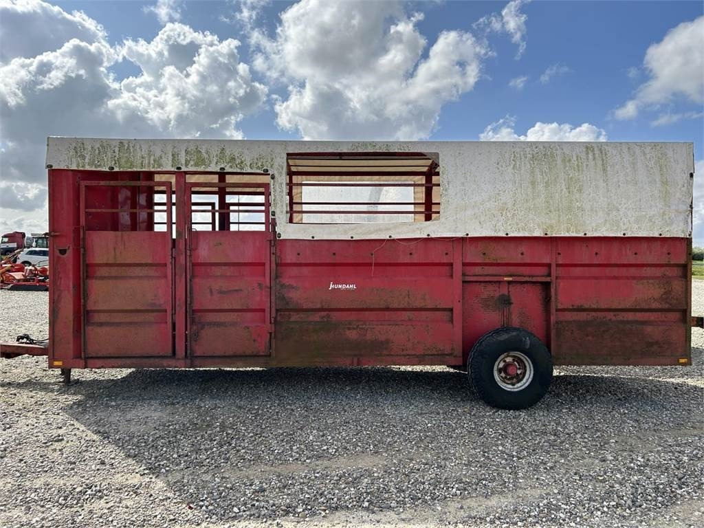 6 MTR - קרון נגרר להובלת בעלי חיים: תמונה 2 6 MTR - קרון נגרר להובלת בעלי חיים: תמונה 2