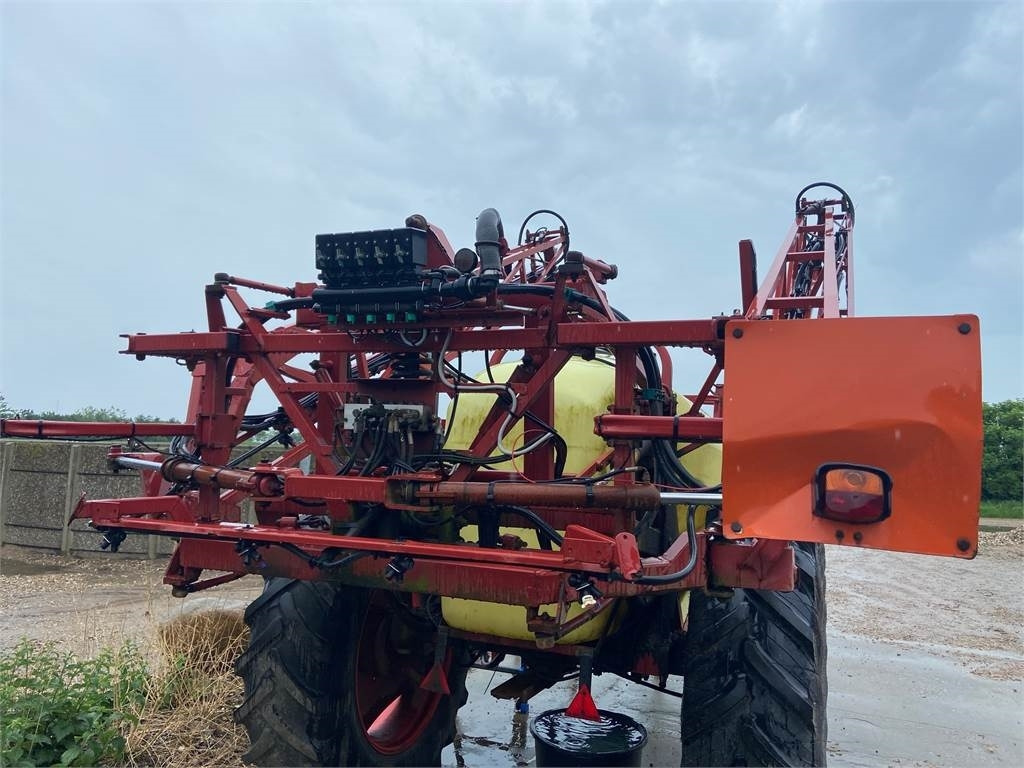 Hardi COMANDER 2800 L 24 M - מרסס נגרר: תמונה 4 Hardi COMANDER 2800 L 24 M - מרסס נגרר: תמונה 4