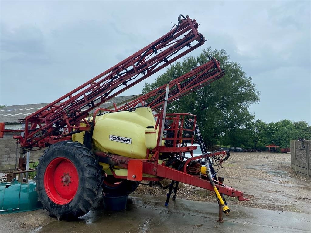 Hardi COMANDER 2800 L 24 M - מרסס נגרר: תמונה 2 Hardi COMANDER 2800 L 24 M - מרסס נגרר: תמונה 2