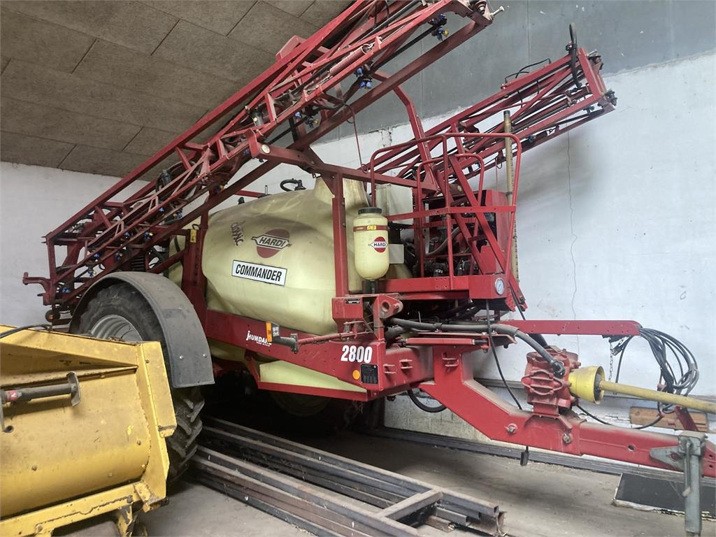 Hardi COMMANDER 2800 L. 20 - מרסס נגרר: תמונה 1 Hardi COMMANDER 2800 L. 20 - מרסס נגרר: תמונה 1