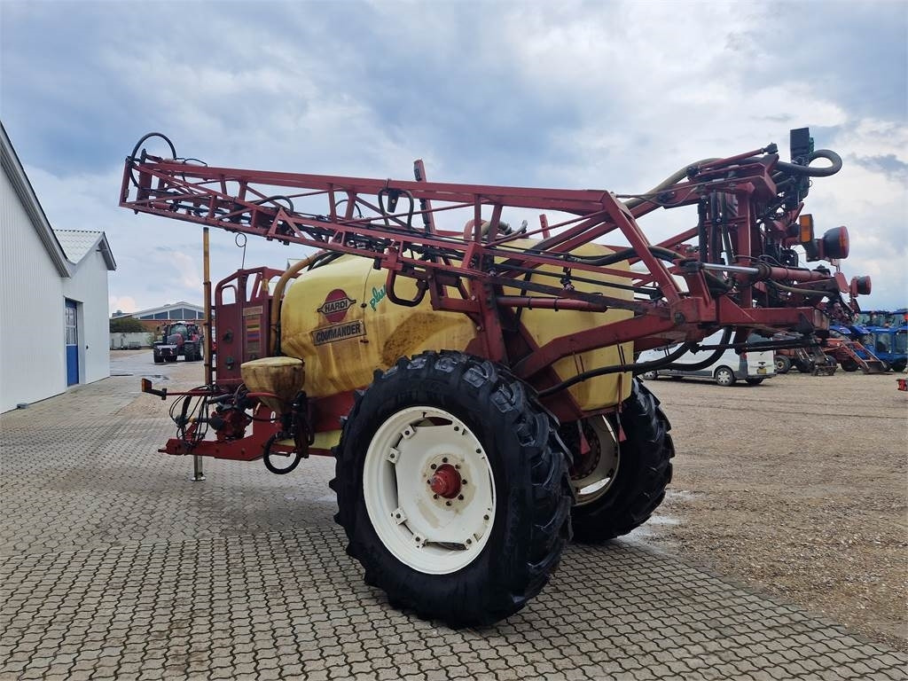 Hardi COMMANDER 4200L - מרסס נגרר: תמונה 3 Hardi COMMANDER 4200L - מרסס נגרר: תמונה 3