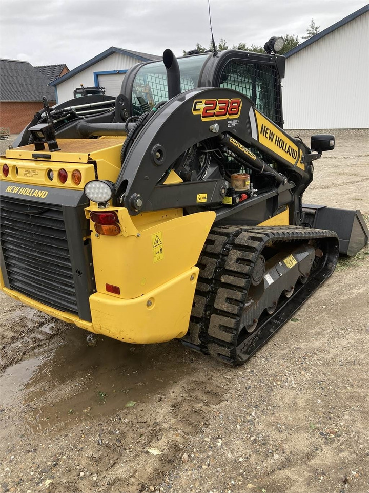New Holland C 238 LOADER - מעמיס רצועות קומפקטי: תמונה 4 New Holland C 238 LOADER - מעמיס רצועות קומפקטי: תמונה 4