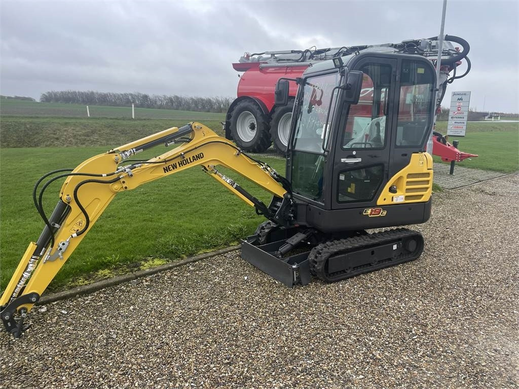 New Holland E19C AG - מיני מחפר: תמונה 2 New Holland E19C AG - מיני מחפר: תמונה 2
