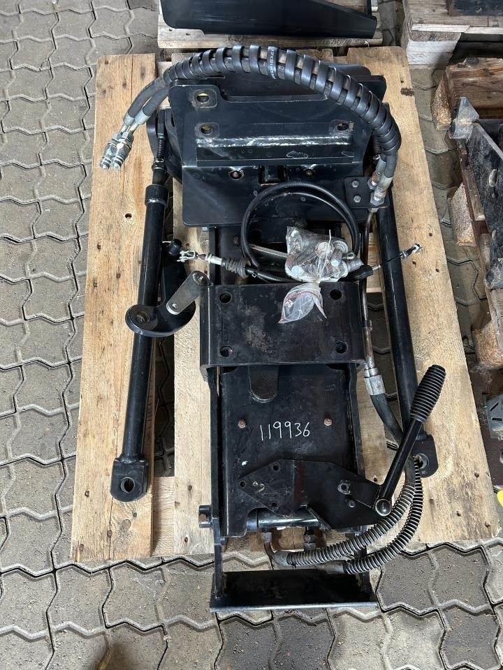 New Holland HYDR. HITCH - מצמד מהיר עבור מכונת בנייה: תמונה 1 New Holland HYDR. HITCH - מצמד מהיר עבור מכונת בנייה: תמונה 1