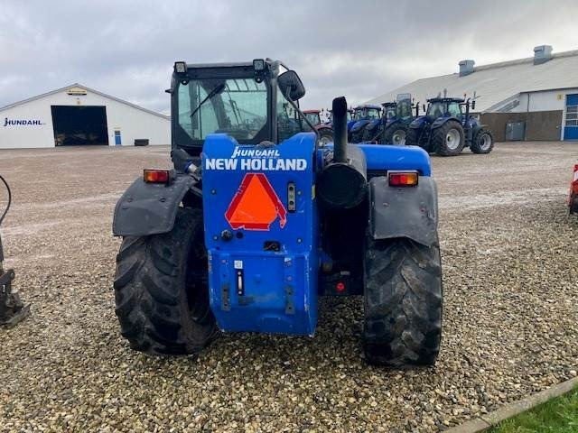 New Holland LM7.35 - מפעיל טלסקופי: תמונה 4 New Holland LM7.35 - מפעיל טלסקופי: תמונה 4