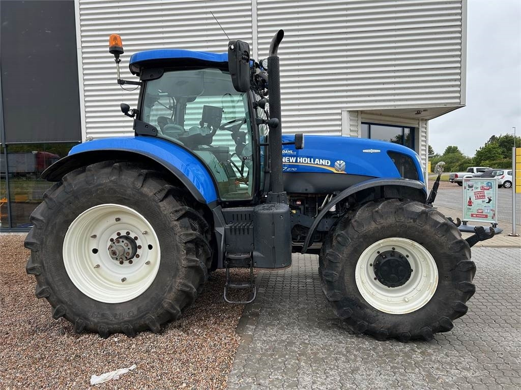 New Holland T7.270AC KEY - טרקטור חקלאי: תמונה 2 New Holland T7.270AC KEY - טרקטור חקלאי: תמונה 2