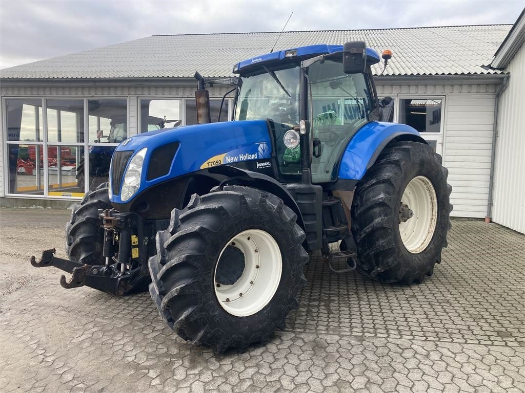 New Holland T7050 - טרקטור חקלאי: תמונה 3 New Holland T7050 - טרקטור חקלאי: תמונה 3