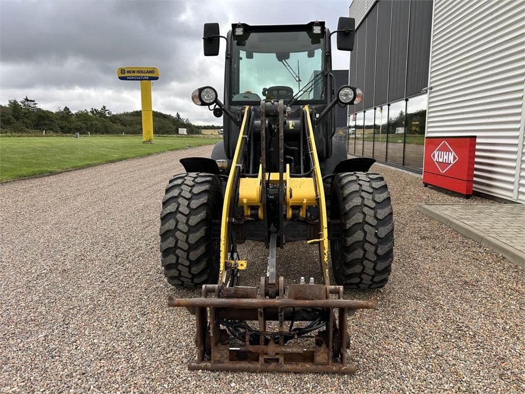 New Holland W80C ZB HS-AG - מעמיס גלגלים: תמונה 2 New Holland W80C ZB HS-AG - מעמיס גלגלים: תמונה 2