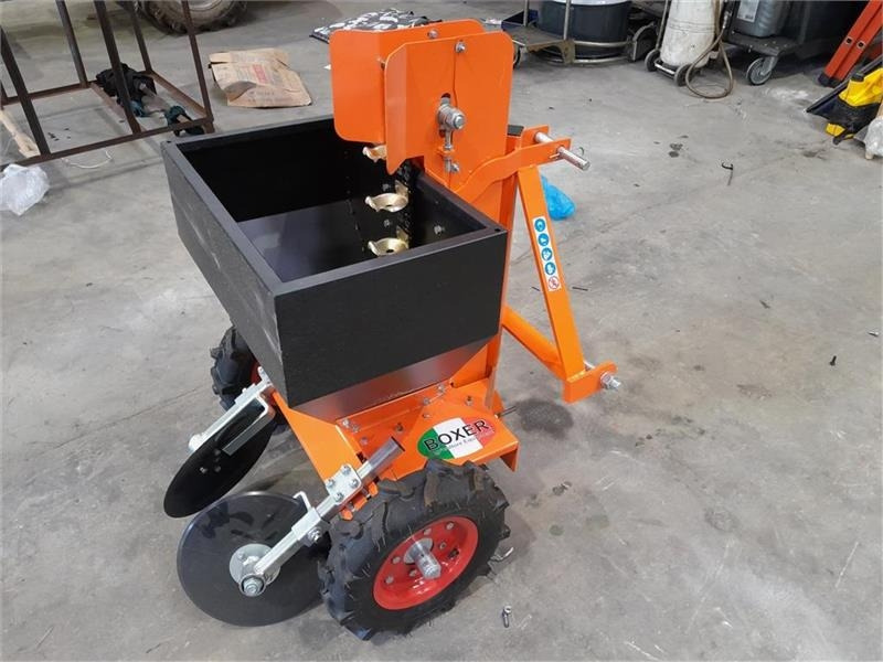 - - - Boxer AGRI - משתיל תפוחי אדמה: תמונה 3 - - - Boxer AGRI - משתיל תפוחי אדמה: תמונה 3