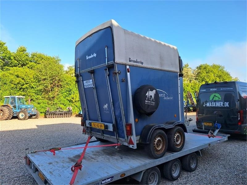 Brenderup 33 K HESTETRAILER - קרון נגרר לסוסים: תמונה 2 Brenderup 33 K HESTETRAILER - קרון נגרר לסוסים: תמונה 2