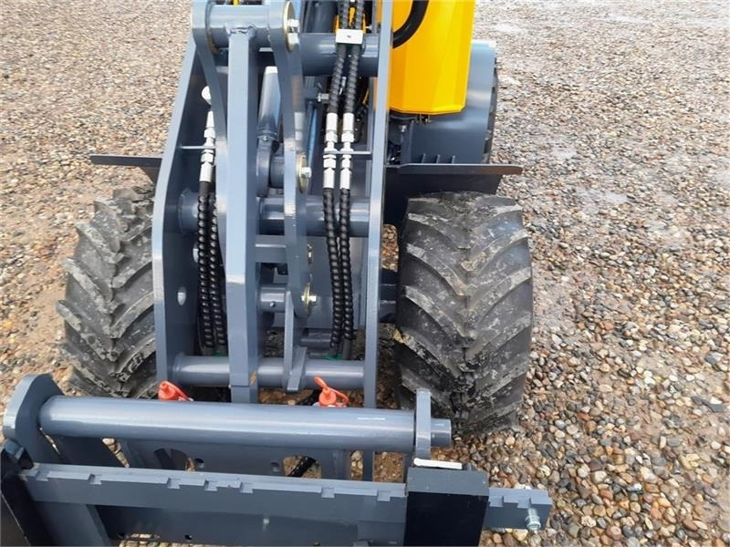 Eurotrac W11 Mellem arm - מעמיס קומפקטי: תמונה 3 Eurotrac W11 Mellem arm - מעמיס קומפקטי: תמונה 3