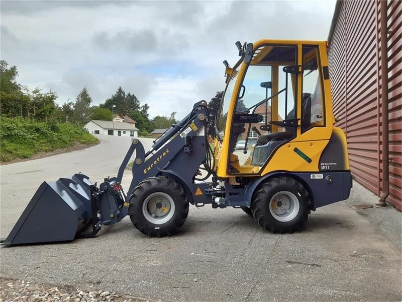 Eurotrac W11 med lang arm, førerhus, skovl og gafler - מעמיס קומפקטי: תמונה 3 Eurotrac W11 med lang arm, førerhus, skovl og gafler - מעמיס קומפקטי: תמונה 3