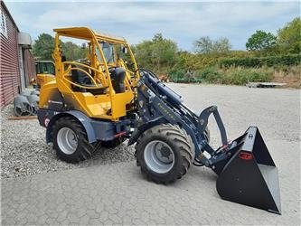 Eurotrac W12 F XL - מעמיס קומפקטי: תמונה 1 Eurotrac W12 F XL - מעמיס קומפקטי: תמונה 1