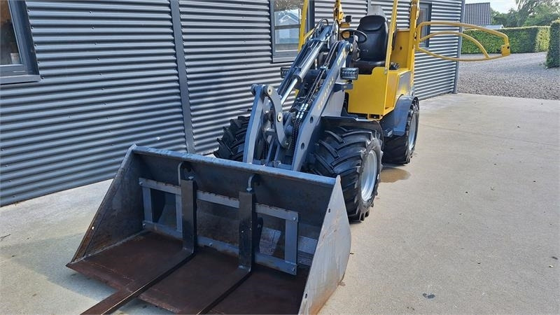 Eurotrac W12 - מעמיס קומפקטי: תמונה 4 Eurotrac W12 - מעמיס קומפקטי: תמונה 4