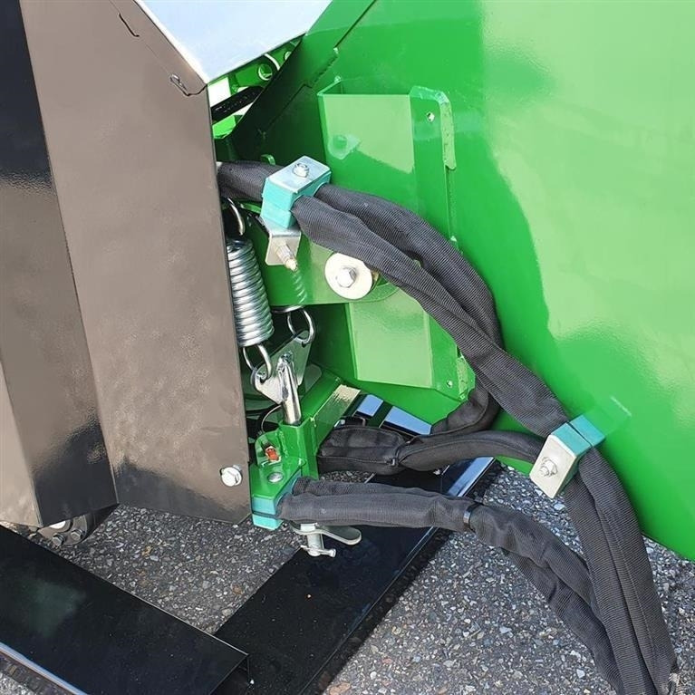 - - - FLISHUGGER TIL TRAKTOR KAPACITET OP TIL Ø25 - מגרסת עץ: תמונה 4 - - - FLISHUGGER TIL TRAKTOR KAPACITET OP TIL Ø25 - מגרסת עץ: תמונה 4