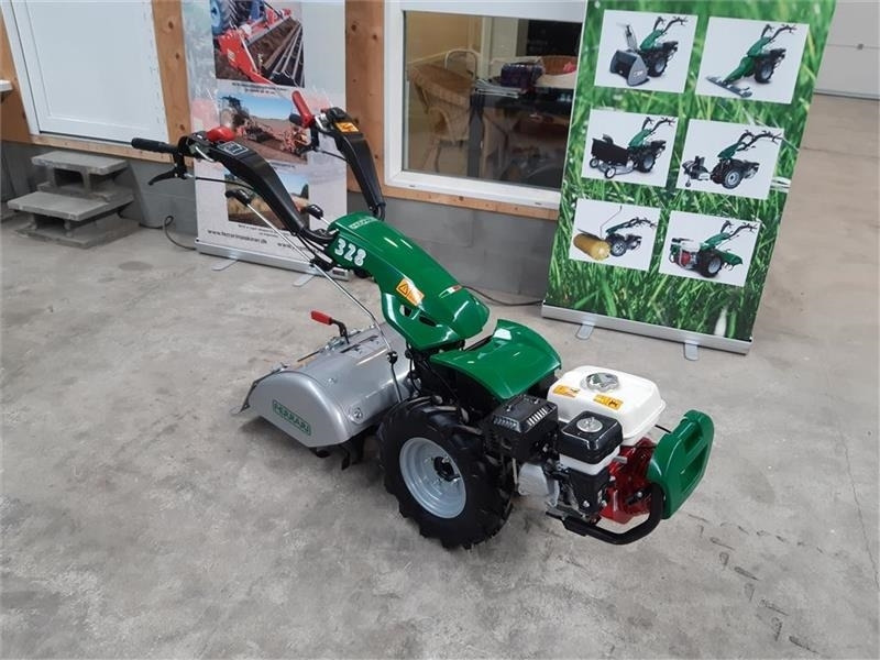 Ferrari 328 - טרקטור עירוני: תמונה 1 Ferrari 328 - טרקטור עירוני: תמונה 1