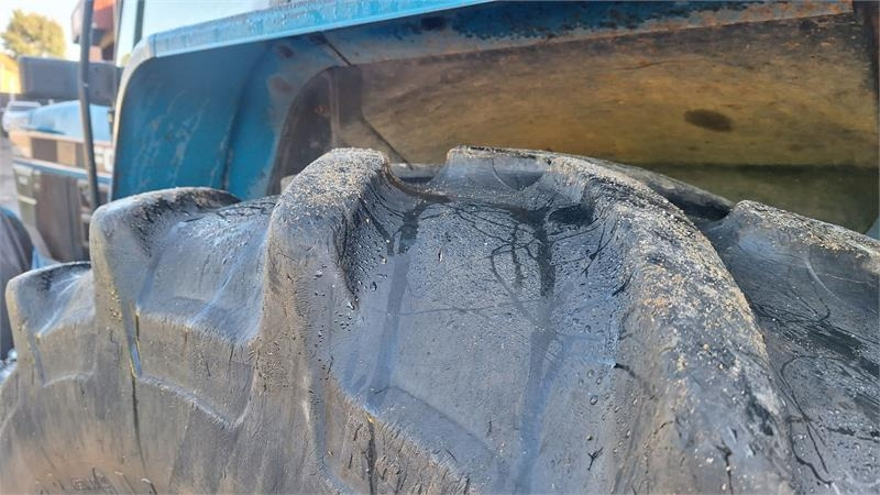 הַחכָּרָה Ford 8240  Ford 8240: תמונה 7