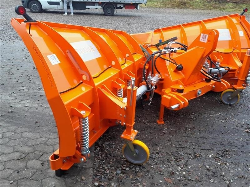Inter-Tech 3,60 meters Proff - מחרשת שלג עבור מכונה חקלאית: תמונה 5 Inter-Tech 3,60 meters Proff - מחרשת שלג עבור מכונה חקלאית: תמונה 5