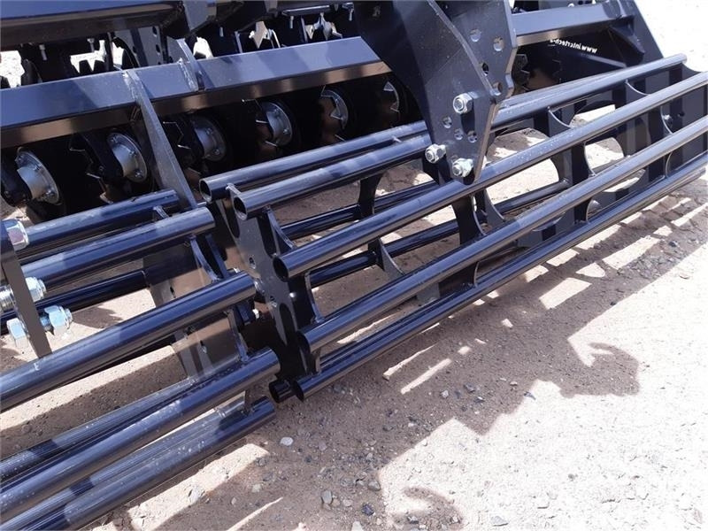 Inter-Tech Diskharve 4 meter J-Maskiner 4 meter med hydraulis - משדדת דיסק: תמונה 2 Inter-Tech Diskharve 4 meter J-Maskiner 4 meter med hydraulis - משדדת דיסק: תמונה 2