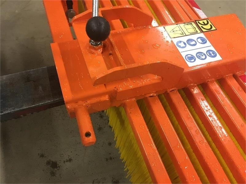 - - - Sweeper 1.50 - מטאטא עבור כלי רכב עירוני/ מיוחד: תמונה 5 - - - Sweeper 1.50 - מטאטא עבור כלי רכב עירוני/ מיוחד: תמונה 5