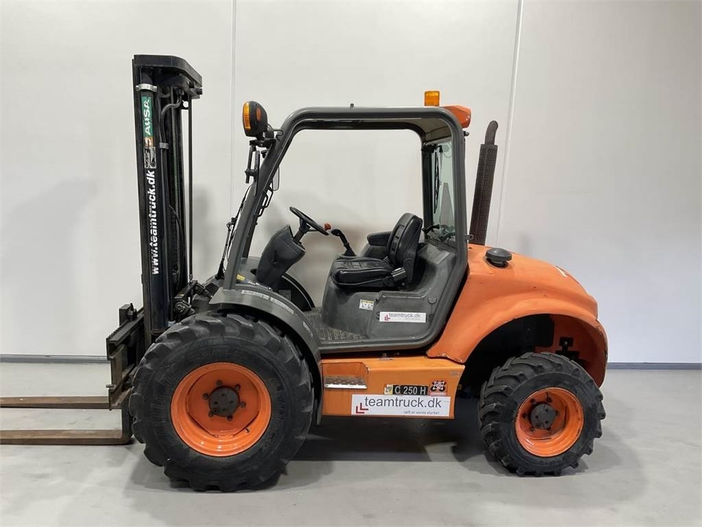 Ausa C250HX4 - מלגזת שטח קשה: תמונה 3 Ausa C250HX4 - מלגזת שטח קשה: תמונה 3