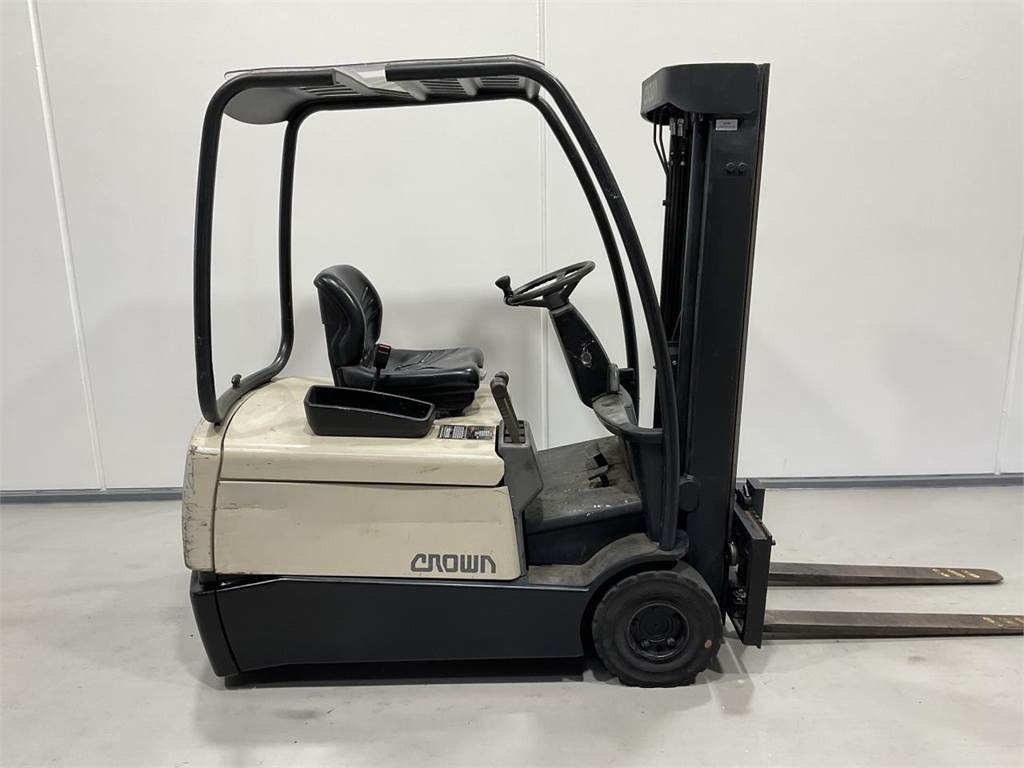 Crown SC3016-1,6 - מלגזה חשמלית: תמונה 1 Crown SC3016-1,6 - מלגזה חשמלית: תמונה 1