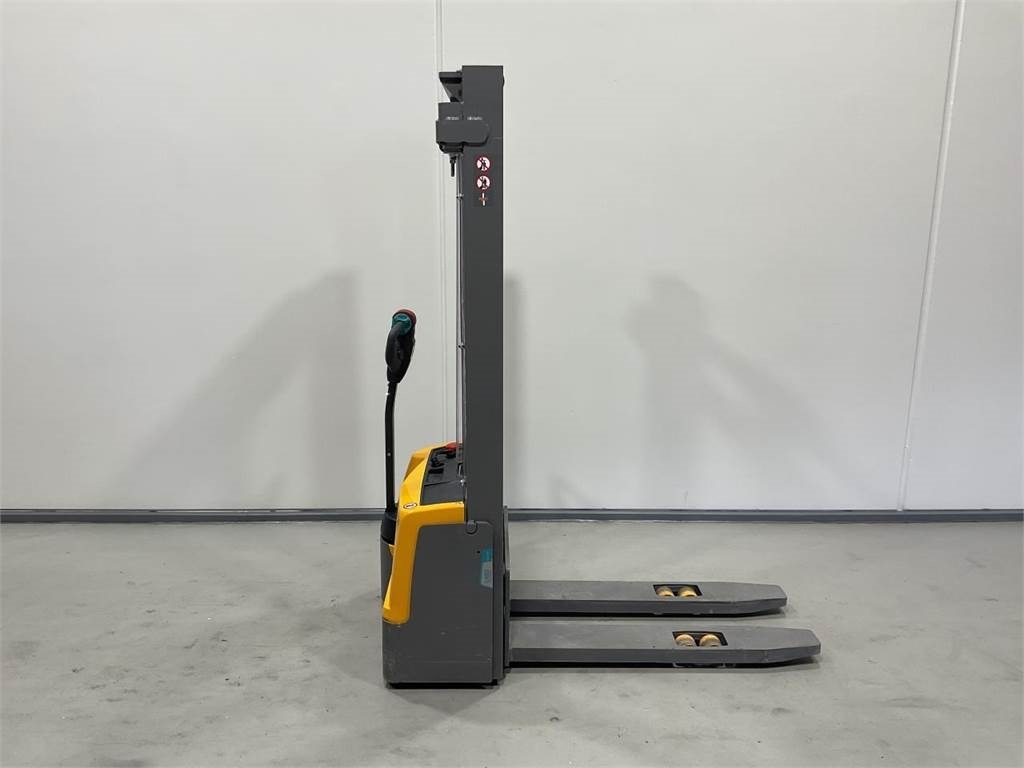Jungheinrich EJC M10E - מערים: תמונה 1 Jungheinrich EJC M10E - מערים: תמונה 1