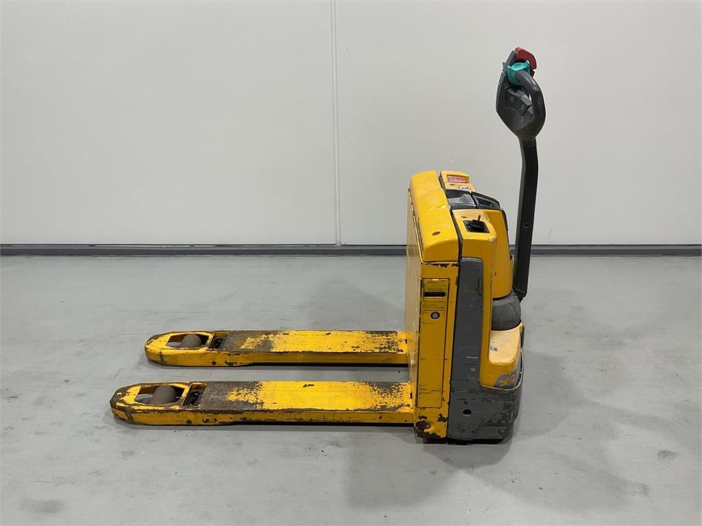 Jungheinrich EJE 112I - משאית משטחים: תמונה 3 Jungheinrich EJE 112I - משאית משטחים: תמונה 3