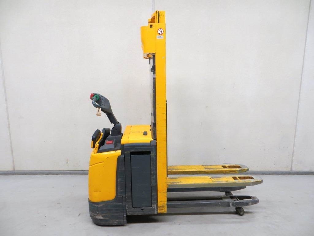 Jungheinrich ERC 212Z - מערים: תמונה 1 Jungheinrich ERC 212Z - מערים: תמונה 1