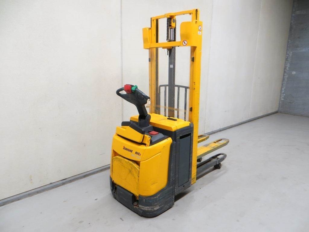 Jungheinrich ERC 212Z - מערים: תמונה 4 Jungheinrich ERC 212Z - מערים: תמונה 4