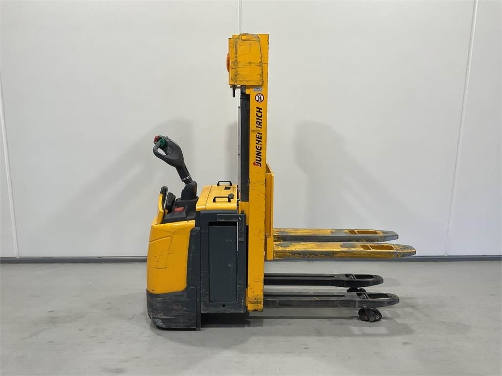 Jungheinrich ERC 220Z - מערים: תמונה 1 Jungheinrich ERC 220Z - מערים: תמונה 1
